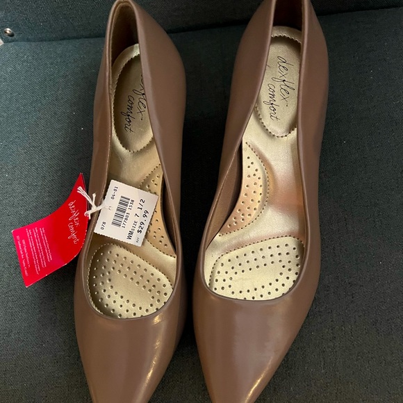 Women’s dress shoes size 7.5 - Picture 1 of 3